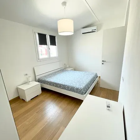 Almar Cocci's House2 2* 알게로